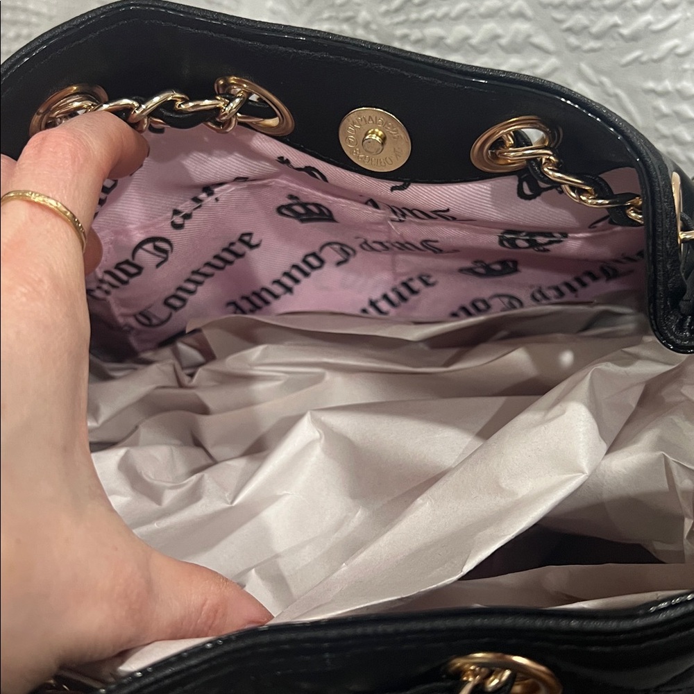 Juicy Couture EXCLUSIVE “Fashion Icon Bucket Bag” Quilted NWT!!!! - Picture 6 of 7